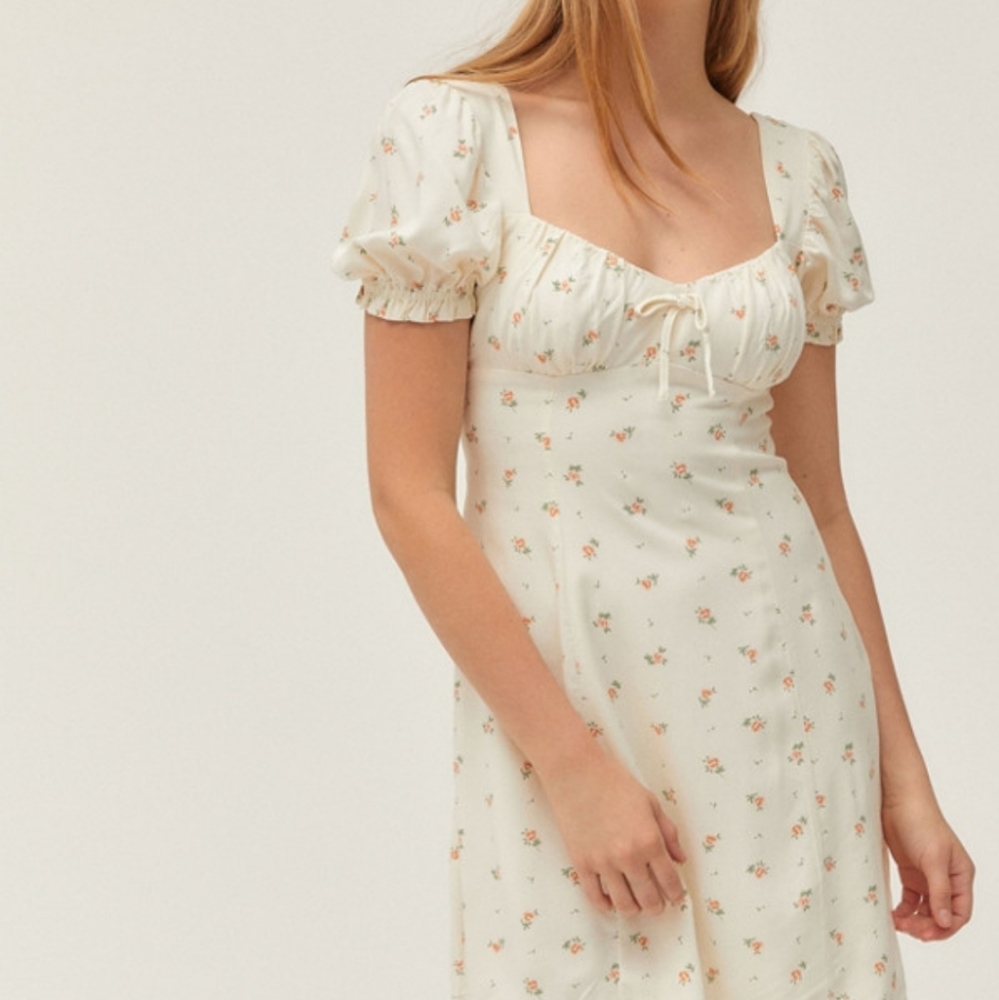 UO CASSIA PUFF SLEEVE MINI DRESS - size L